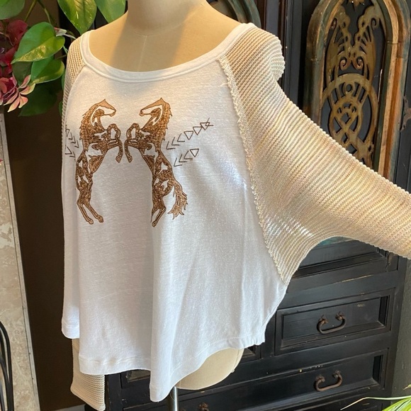 Free People Ragtime Raglan Embroidered Horse Dolman Sleeve top - Picture 8 of 14